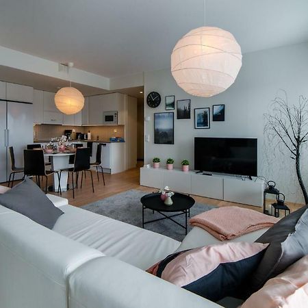 רובניימי New & Luxurious Apartment Superior By Arctic Homes מראה חיצוני תמונה